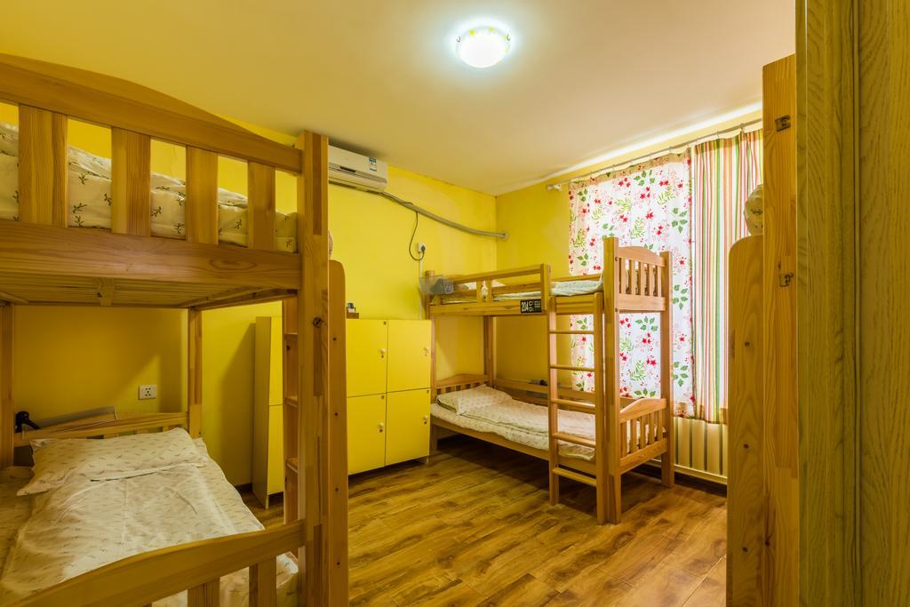 Dalian Buzz Light Year Youth Hostel Buitenkant foto