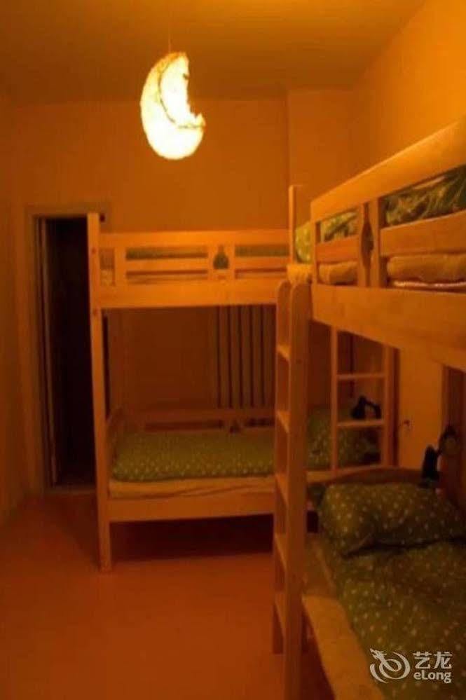Dalian Buzz Light Year Youth Hostel Buitenkant foto